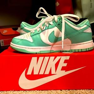 Nike Dunk Green Glow